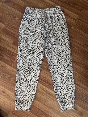 Leopard Print Jogger Pants - White/Black
